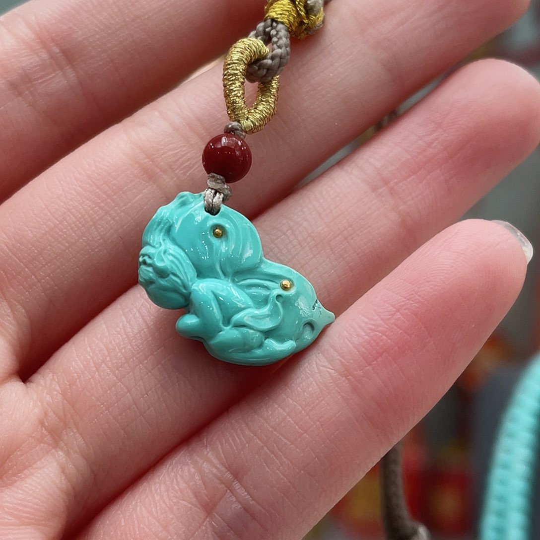 绿松石颈饰未镶嵌