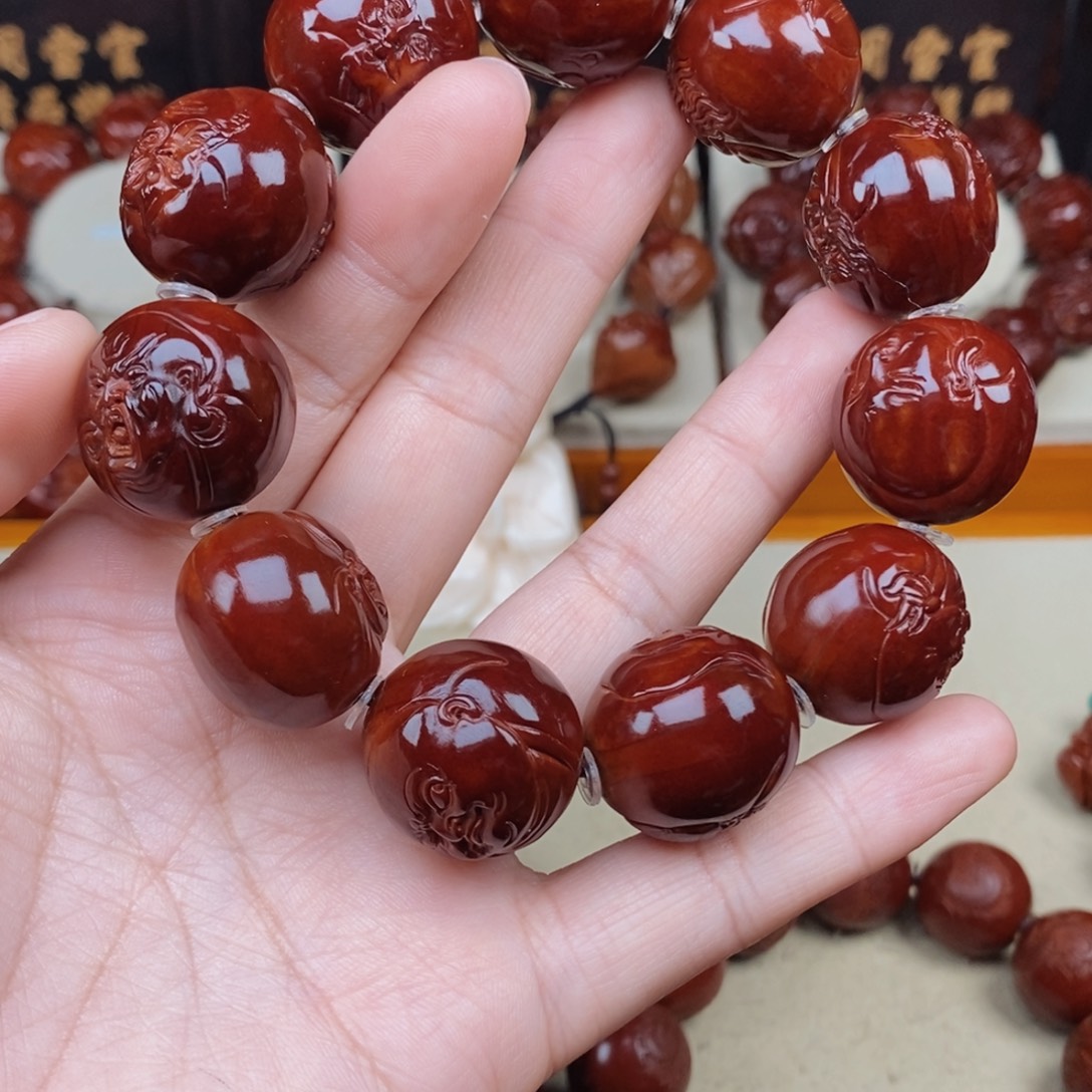 灿***峰吊坠橄榄核十八罗汉