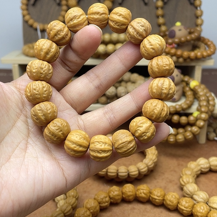 手串猴头核桃 浅雕京八棱