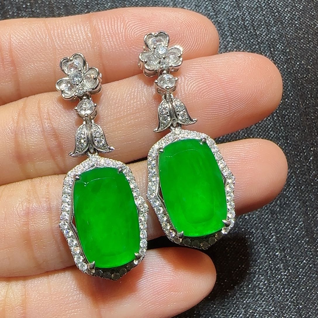 翡翠18K金镶嵌耳钉方糖