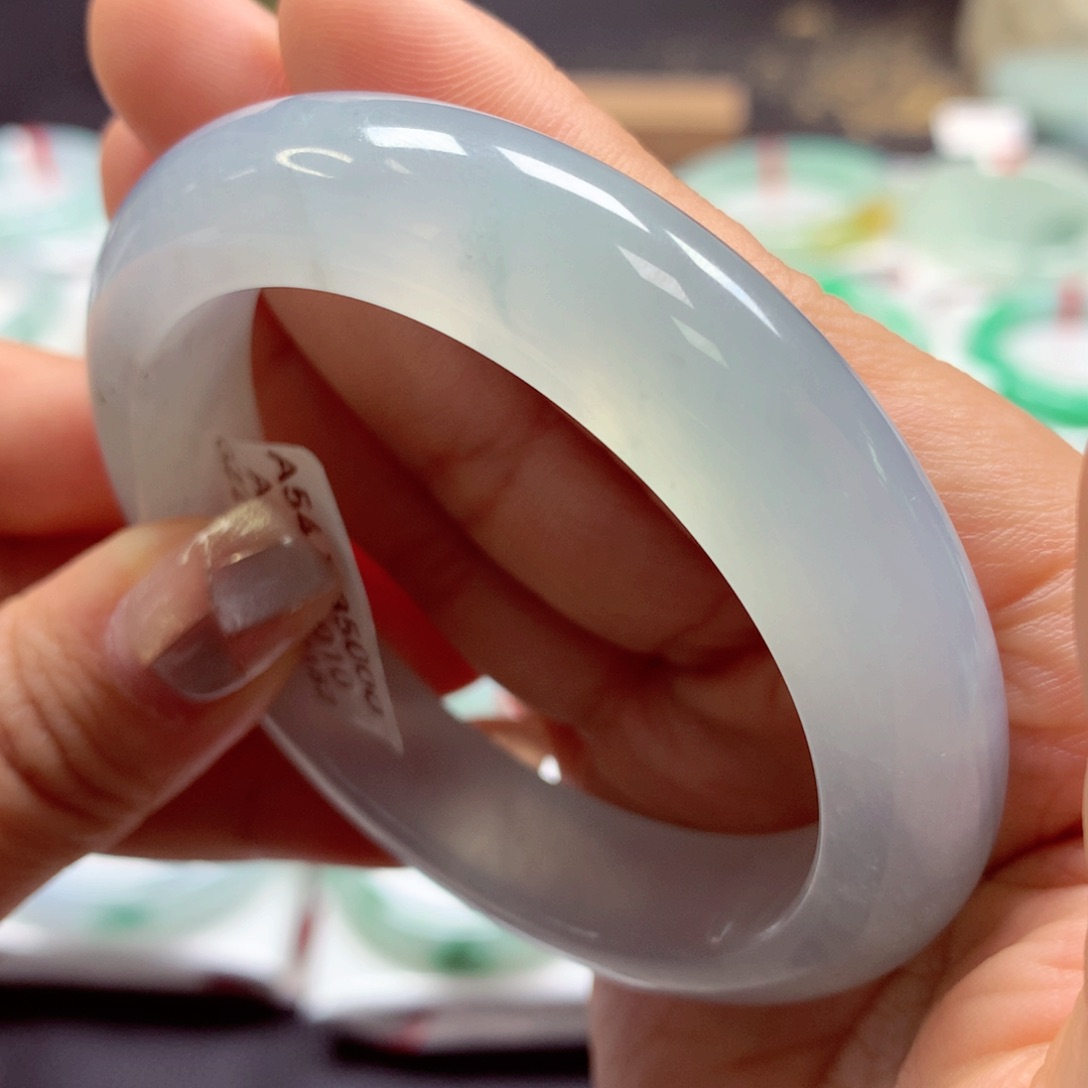 翡翠手镯未镶嵌54.7正48号88