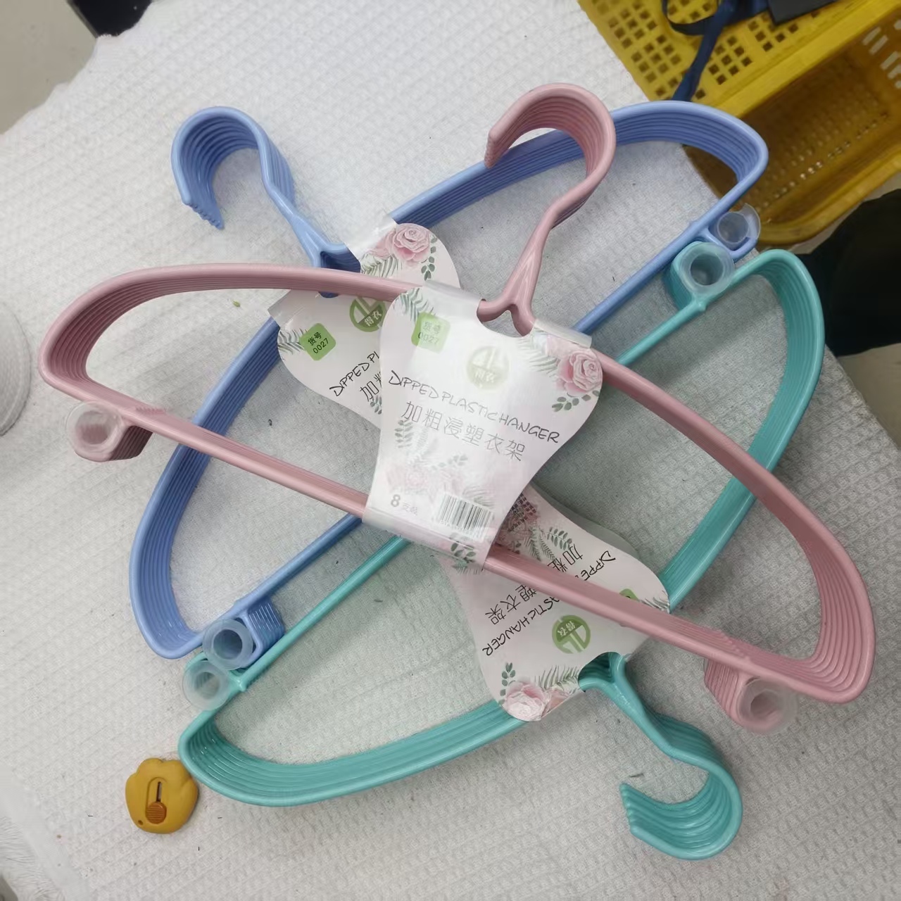 以凡推荐 加粗浸塑衣架