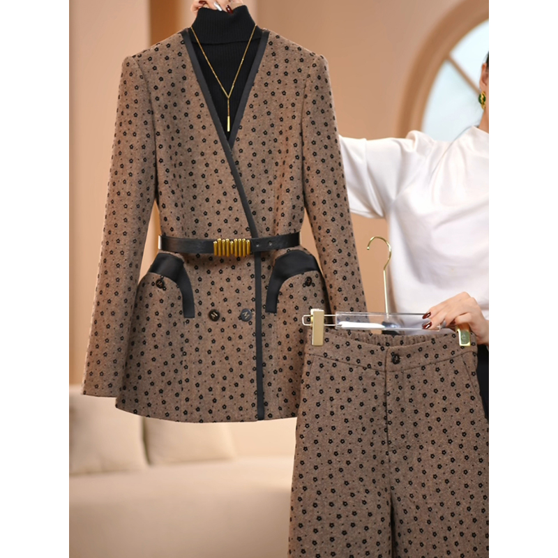 【AMNK服饰】2025秋冬新款咖色波点高级简约设计师系列修身西装外套