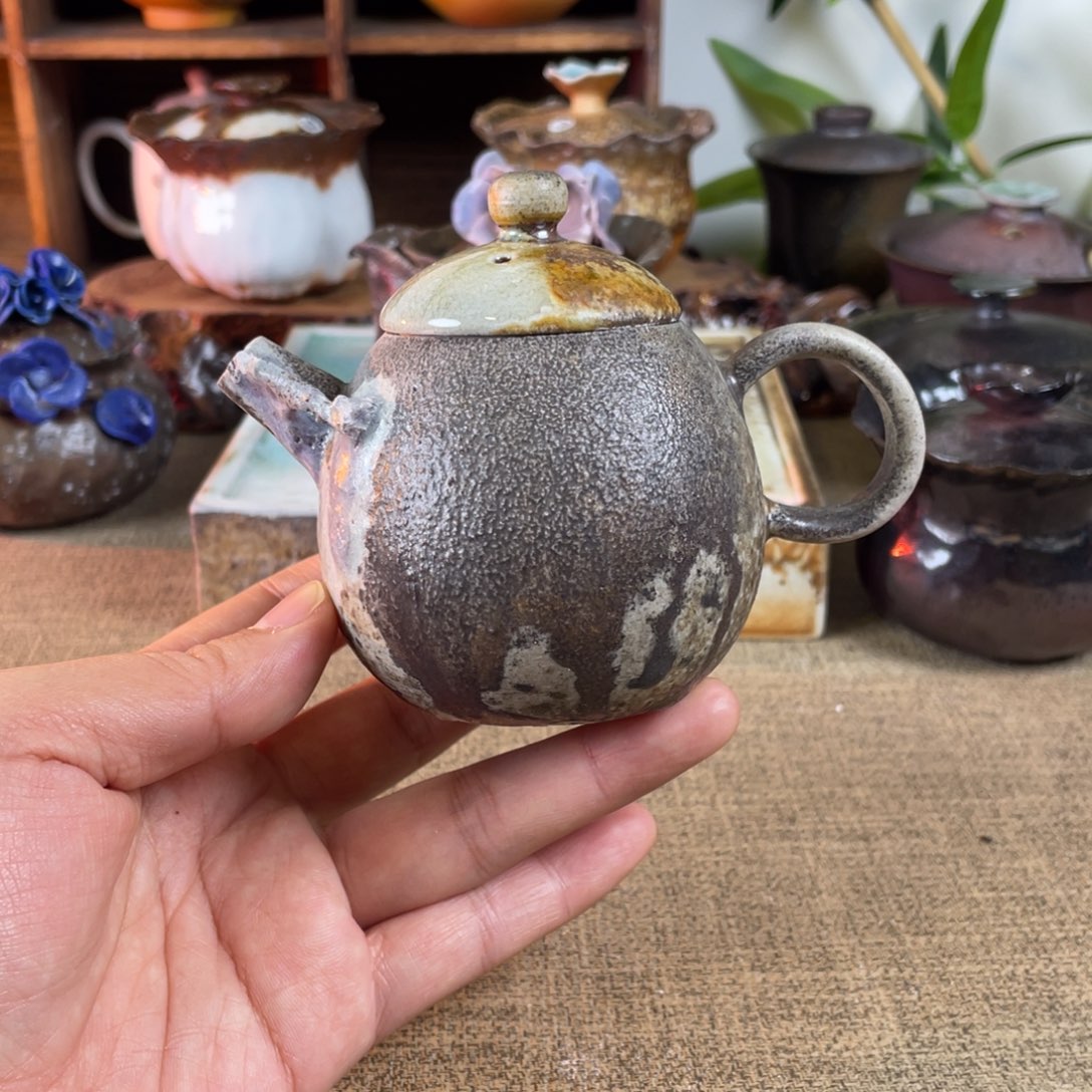 龙蛋。  容量150。 柴烧