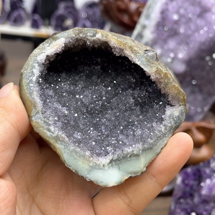 水晶摆件未镶嵌捡漏
