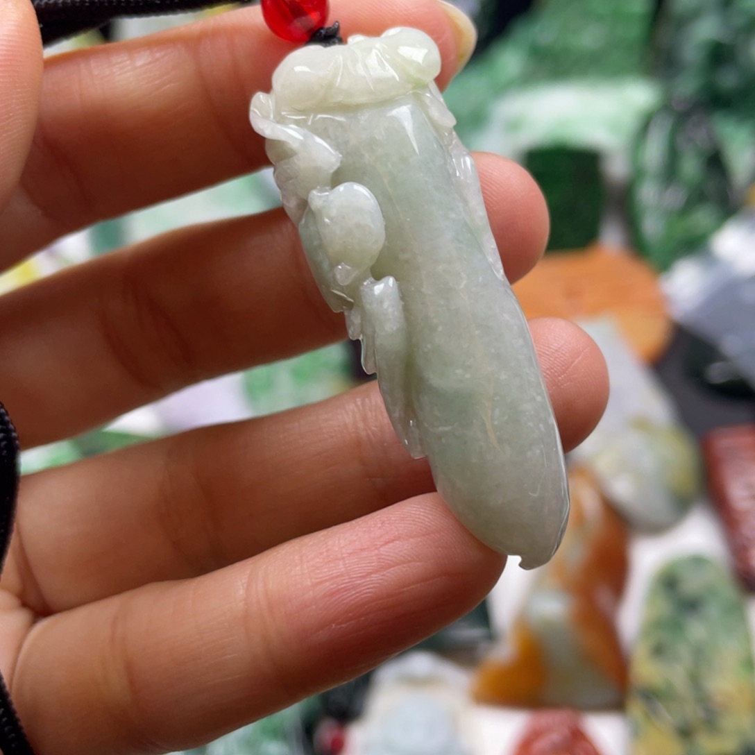 翡翠颈饰未镶嵌牌子