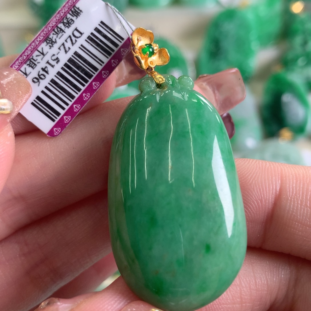 翡翠吊坠(不含链)18K金镶嵌