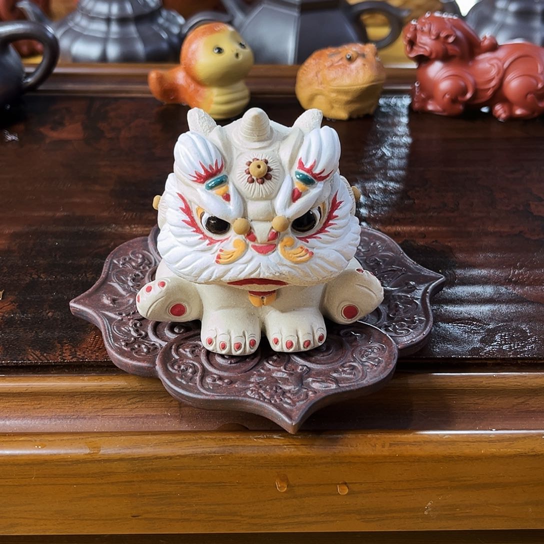 紫砂茶宠醒狮茶宠原矿白玉段