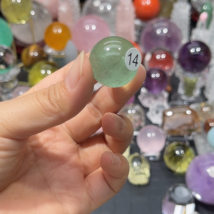 未镶嵌珠宝半成品水晶2.39