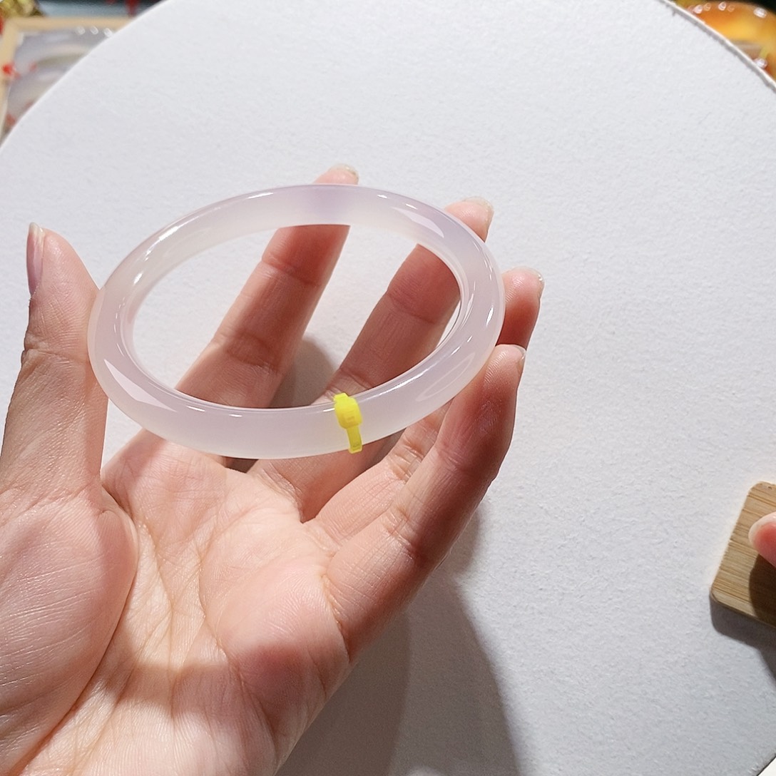 玛瑙/玉髓手镯未镶嵌59