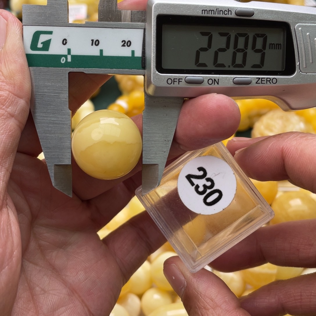 蜜蜡珠宝奇石未镶嵌微瑕6.7