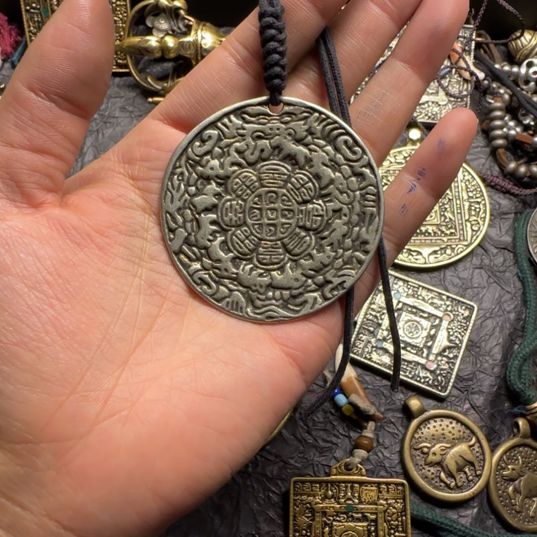 泥塑毛*鹰精品小商品批发等活动场所进行