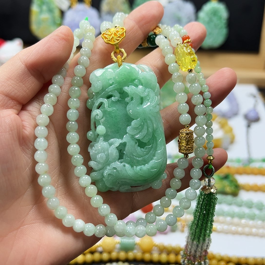 翡翠未镶嵌颈饰吊坠