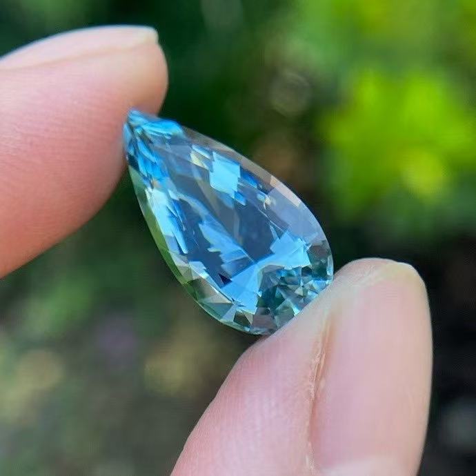 天然水滴形戒面圣玛利亚色海蓝宝纯净体满火彩6.09ct