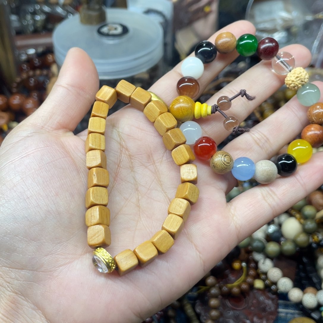 维腊木（绿檀）无事牌