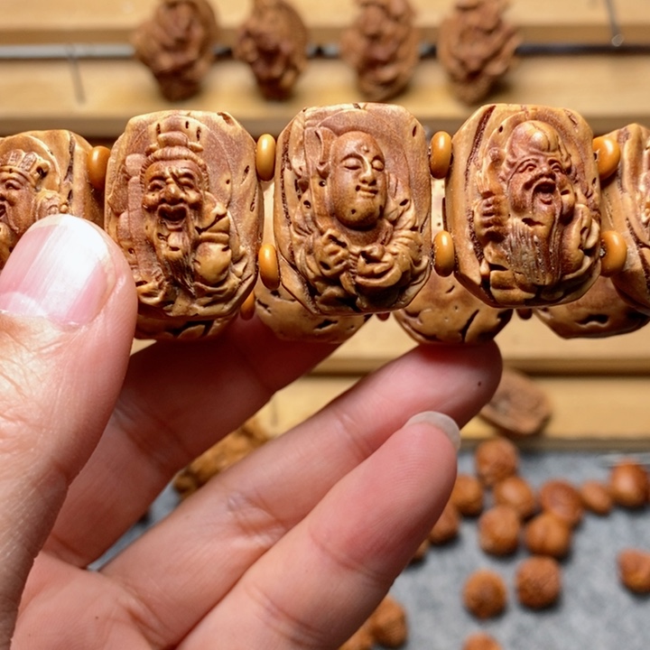 桃核雕刻神仙会手牌