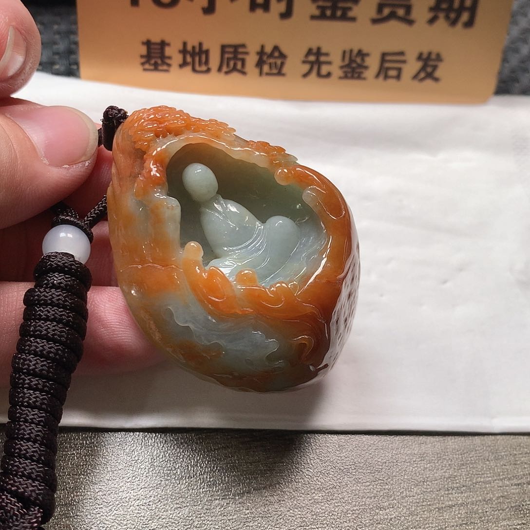 颈饰未镶嵌翡翠佛