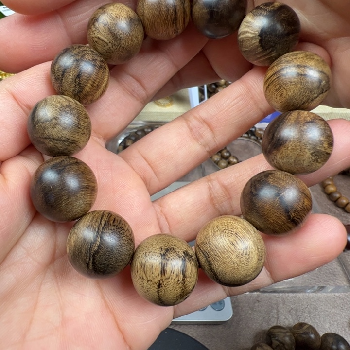 海****沉香手串越南芽庄白棋虎纹瘤疤