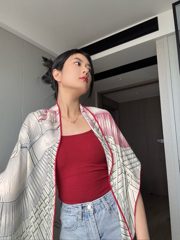 【瑶嘉】两马织情气质桑蚕丝羊毛丝毛琥珀流光穿搭白色披肩百搭薄款