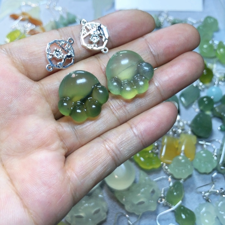 【闪购商品】蛇纹石玉挂件未镶嵌眉**选