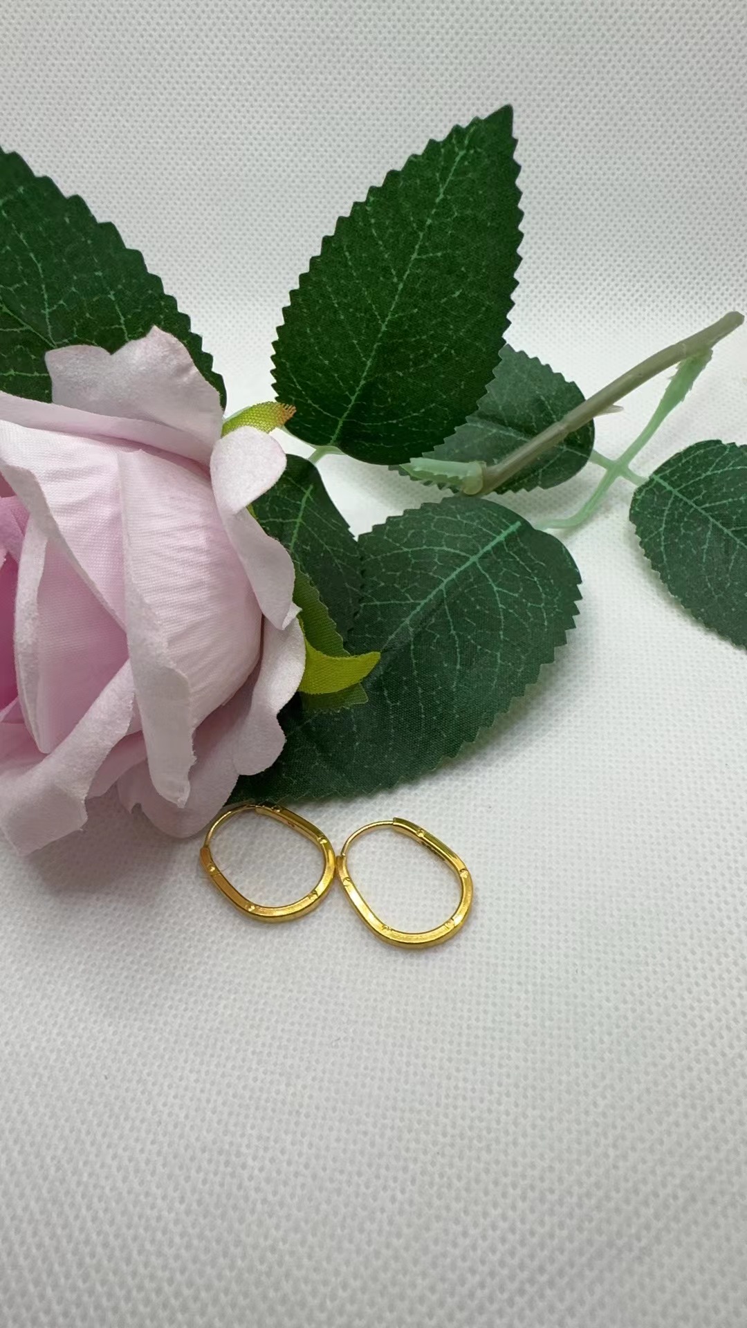 红飞珠宝足金耳饰