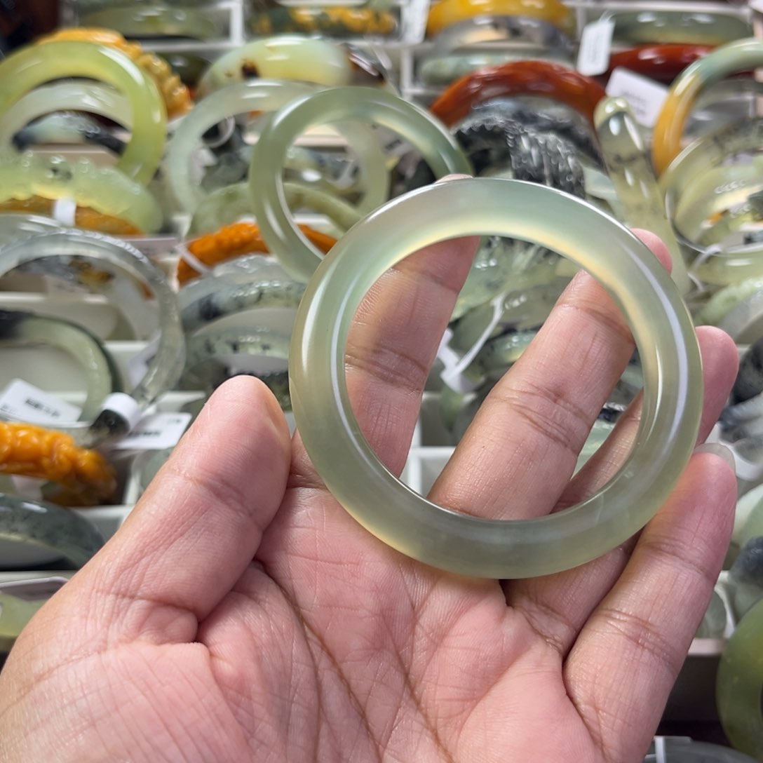 蛇纹石玉手镯未镶嵌亦*不退不换