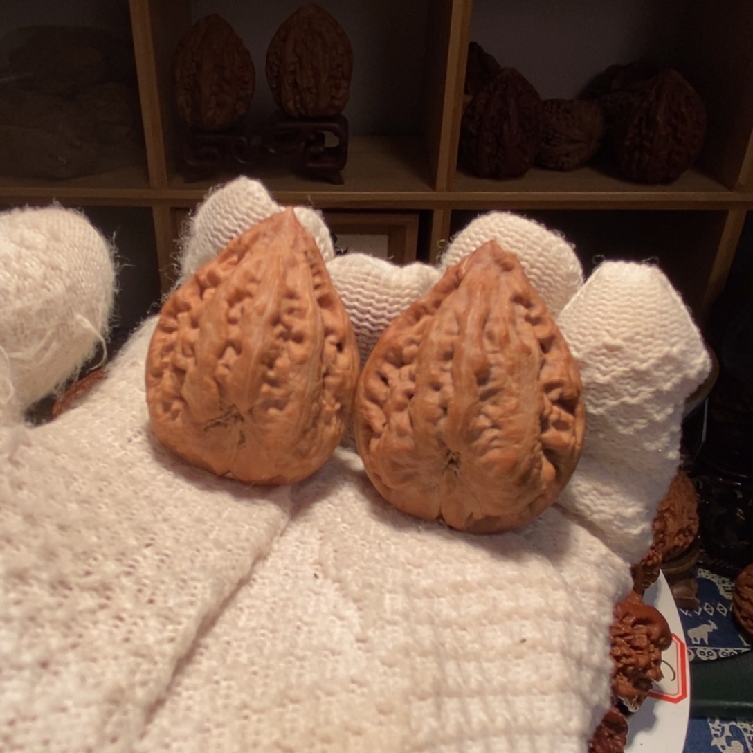 文玩核桃吊坠肚脐眼