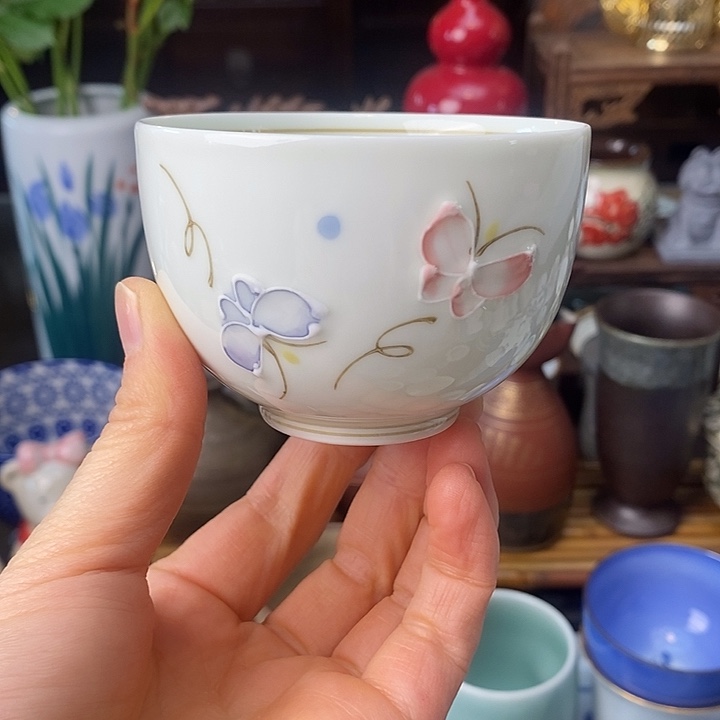    中古物品默认微瑕，谨慎参拍，满18包邮！