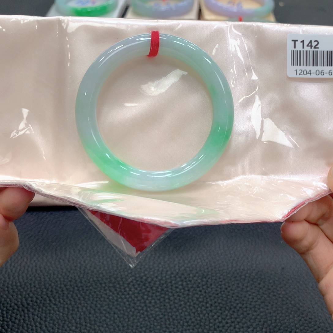 翡翠未镶嵌手镯5号