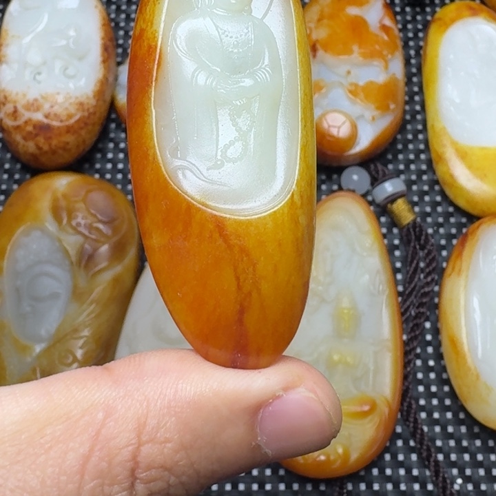 和田玉颈饰未镶嵌