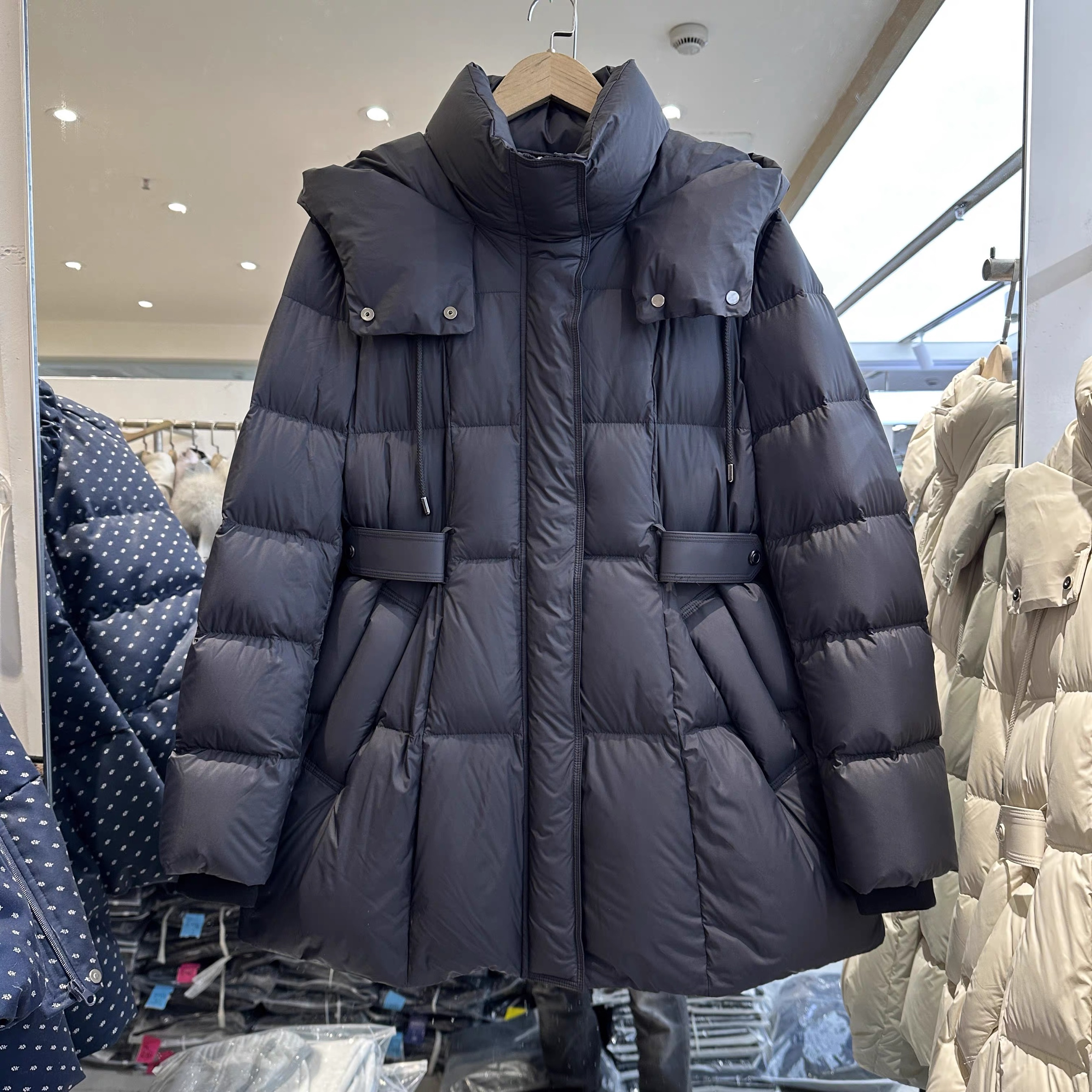 青青家【百靓苑】收腰连帽时尚百搭90白鸭绒安心羽绒服-028