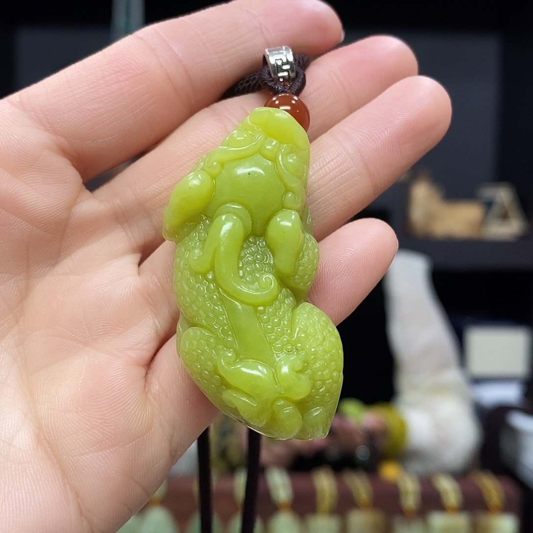 岫玉挂件吊坠未镶嵌