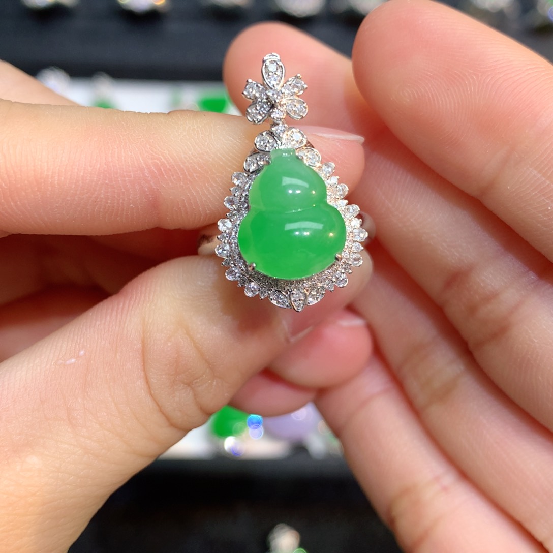 翡翠颈饰18K金镶嵌葫芦戒指两用款