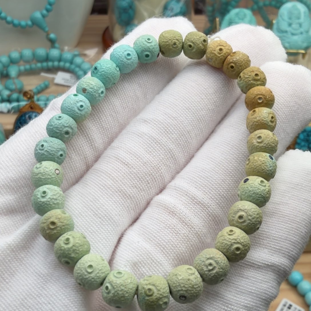 绿松石未镶嵌珠宝奇石