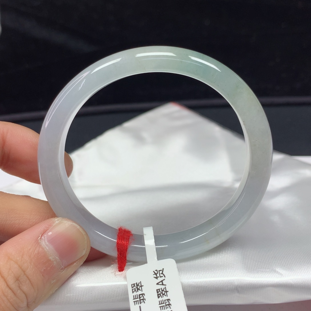 翡翠手镯（贵妃镯）未镶嵌56.2贵妃