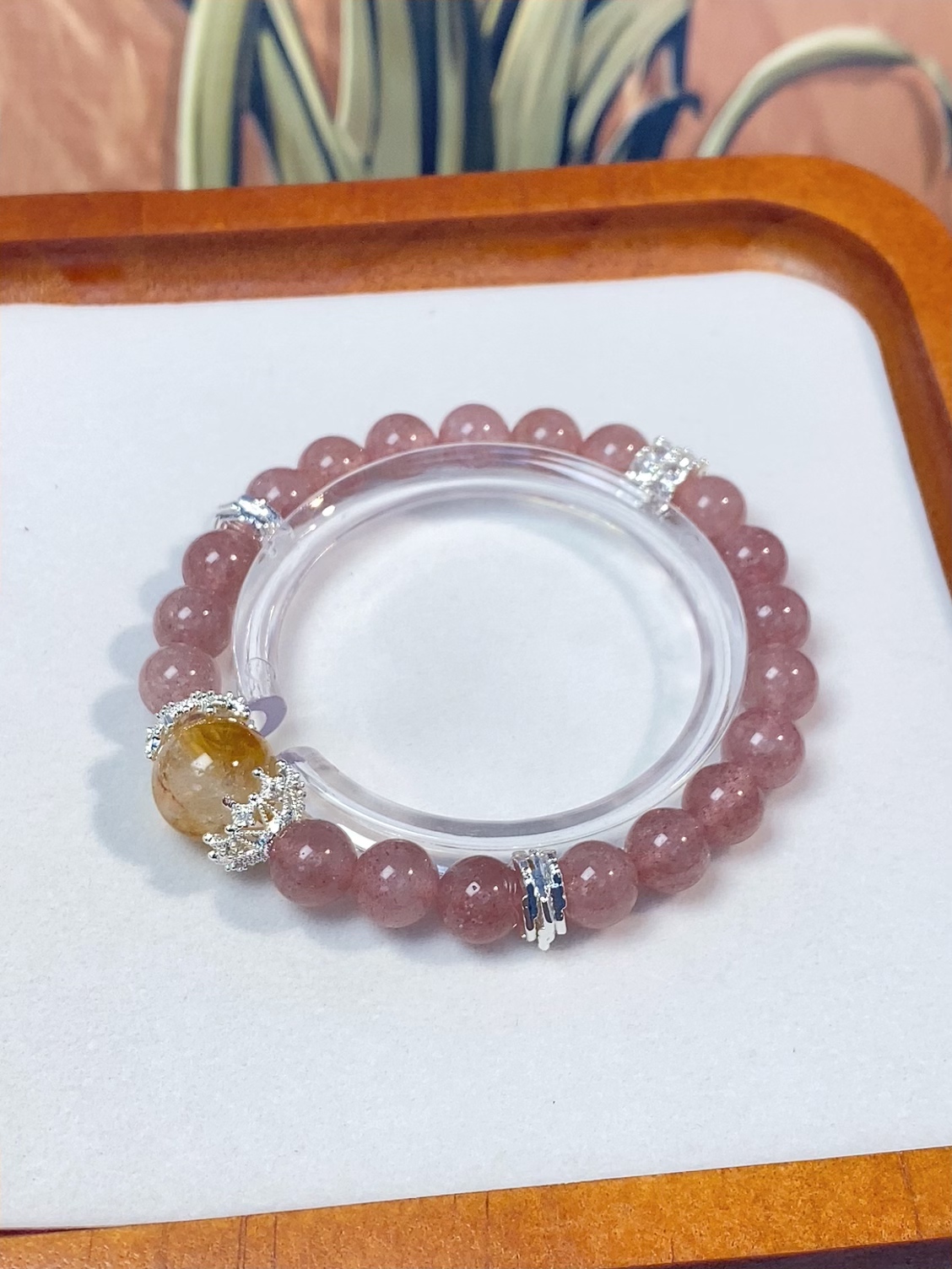 手链 草莓单圈手串少女复古款气质轻奢时尚女士素款