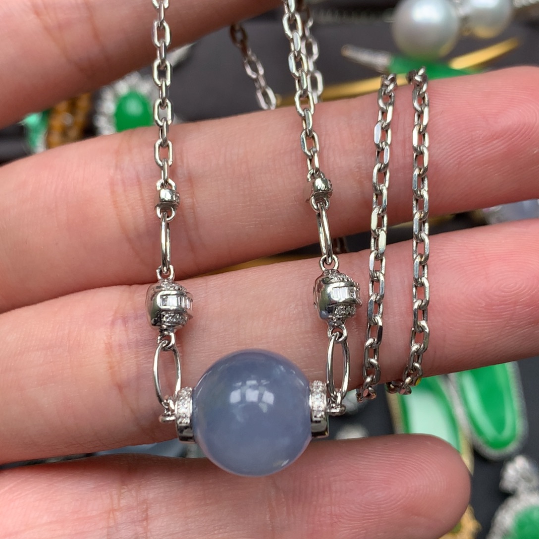 翡翠18K金镶嵌颈饰