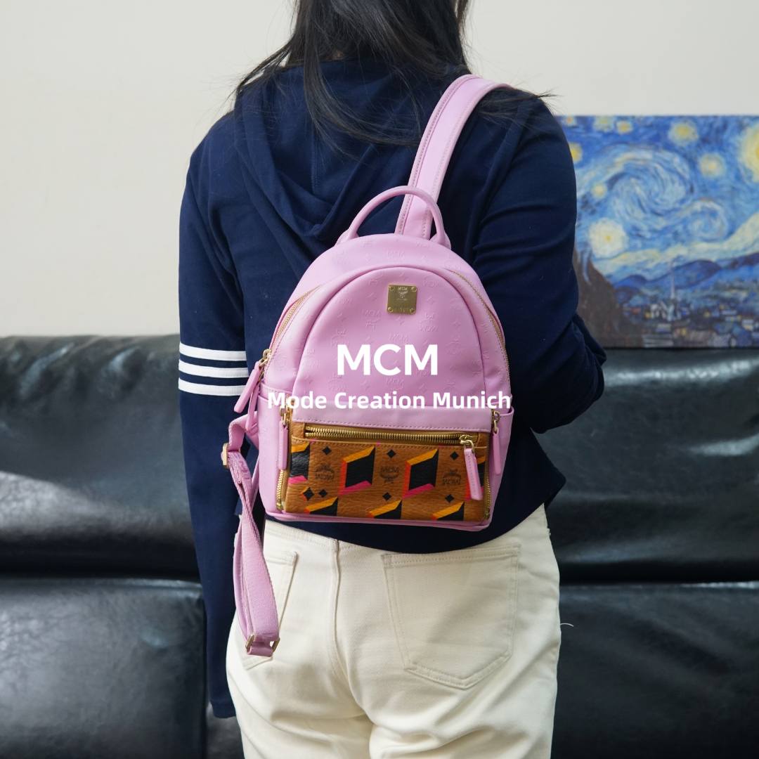 95新 MCM 粉色双肩包/SD01302035/2035