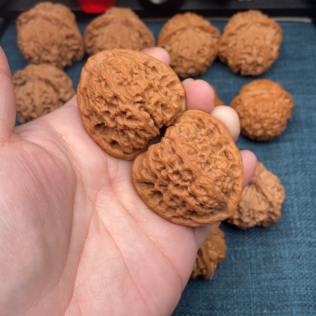 文玩核桃把件P****.全品南疆石43