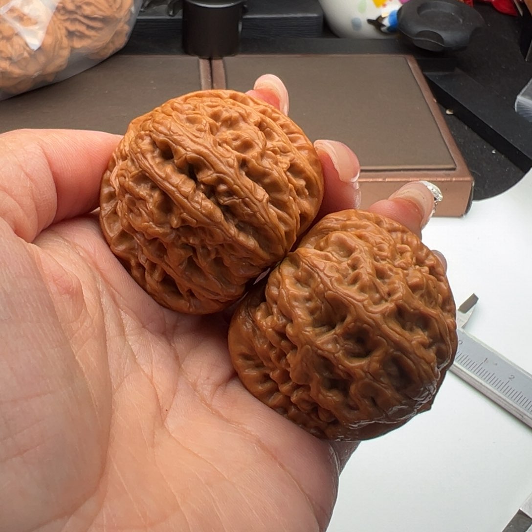 文玩核桃吊坠红锦鲤43