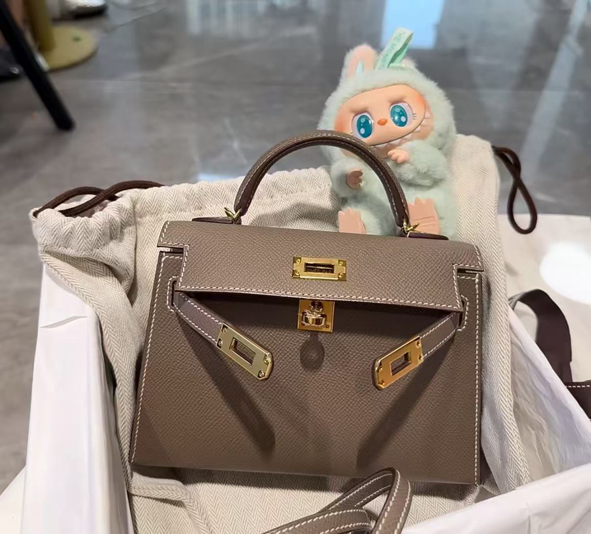 99新 Hermes/爱马仕 minikelly二代 大象灰 金扣 E皮 B刻