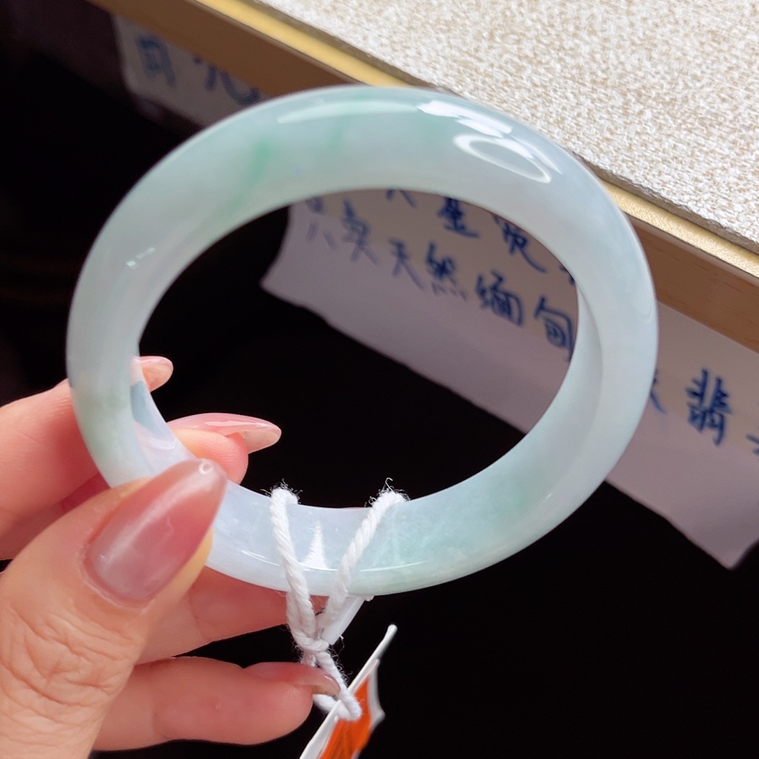 翡翠未镶嵌手镯手镯