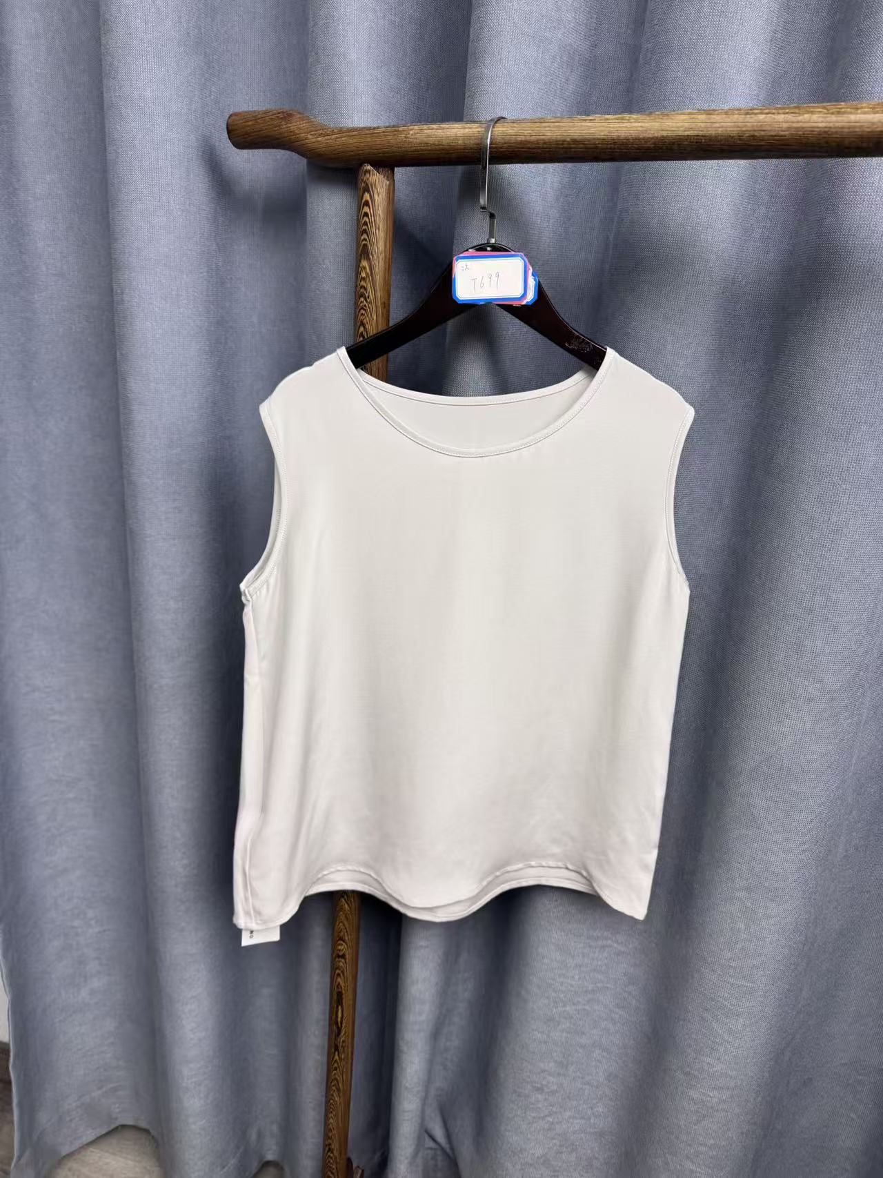 (瑕疵）2025秋季新款简约百搭宽松桑蚕丝背心上衣女T699