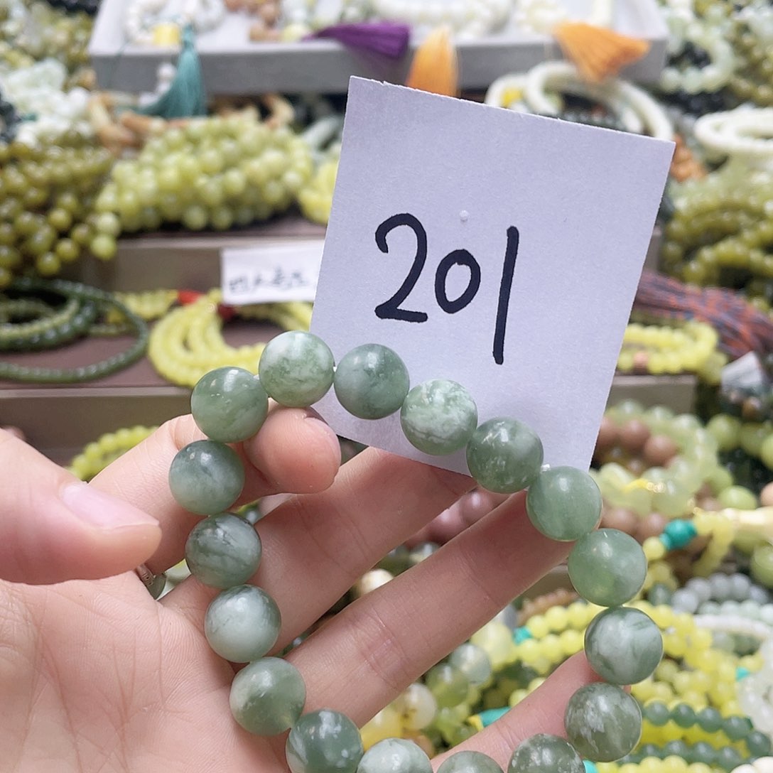 未镶嵌蛇纹石玉手链