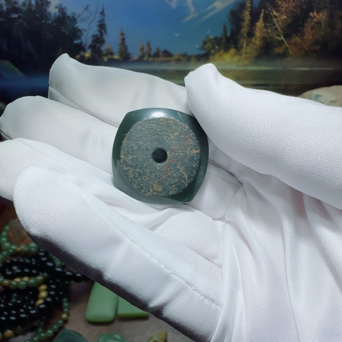 岫岩河磨玉（透闪石质玉）未镶嵌颈饰