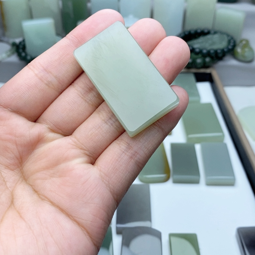 和田玉颈饰未镶嵌洗***泡