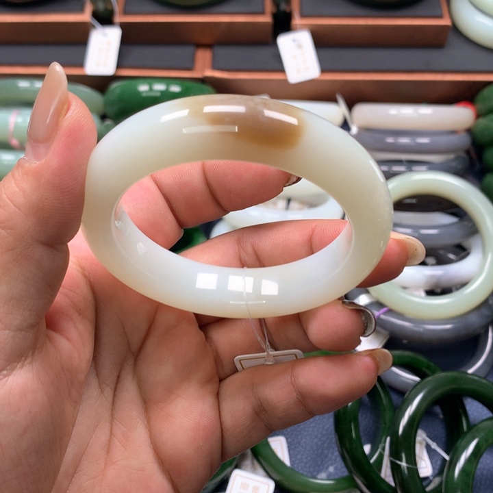 【闪购商品】未镶嵌手镯和田玉