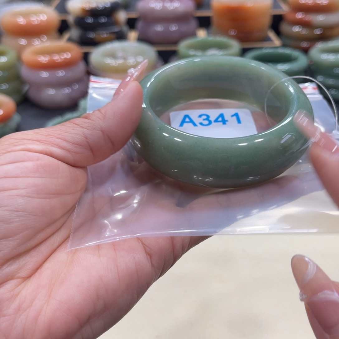 石英质玉手镯未镶嵌妞*