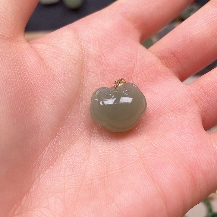 和田玉颈饰18K金镶嵌