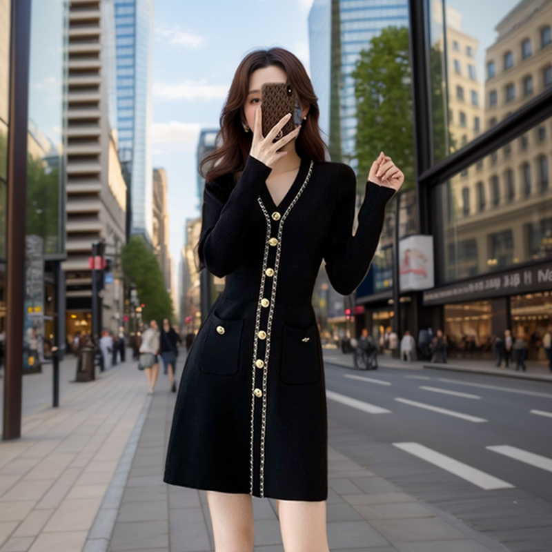 奢姿2025年秋季新款大码女装法式拼接裙子胖妹妹V领针织连衣裙